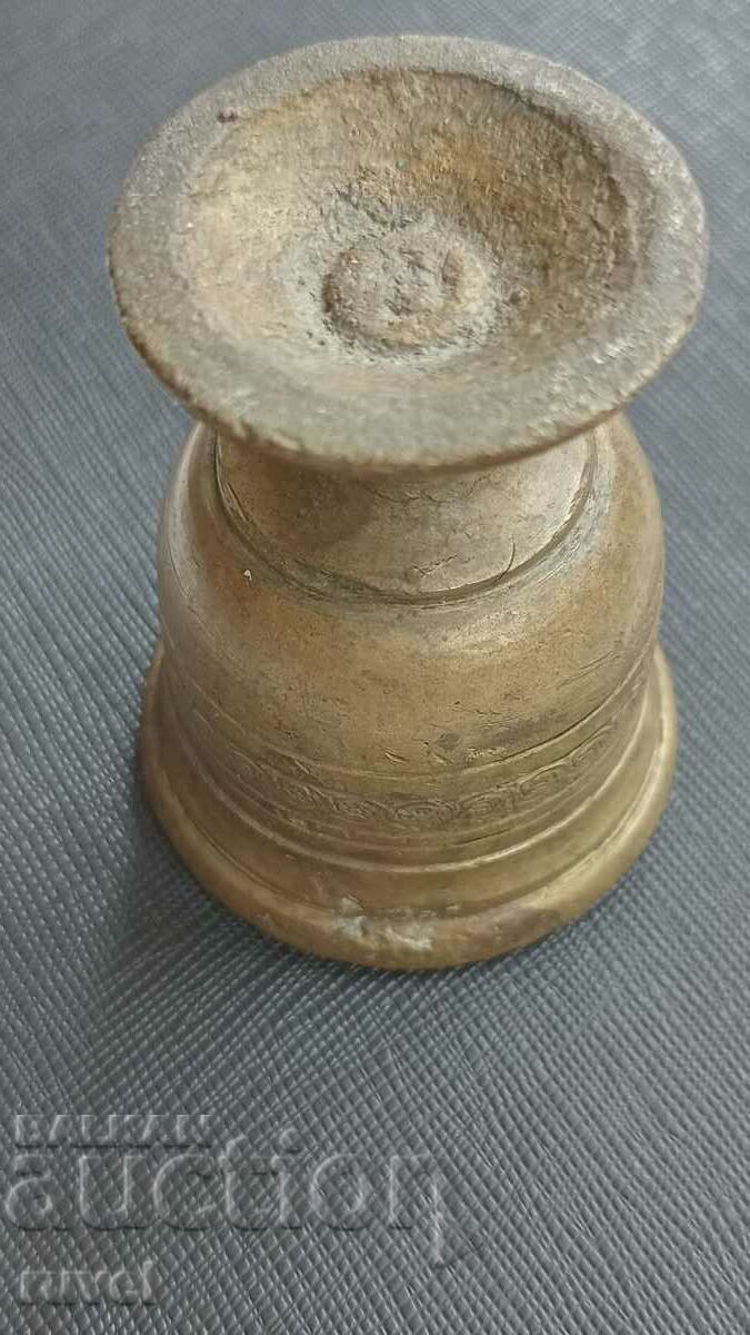 Livrarea Un mic mortar de bronz Livrarea Un mic mortar de bronz