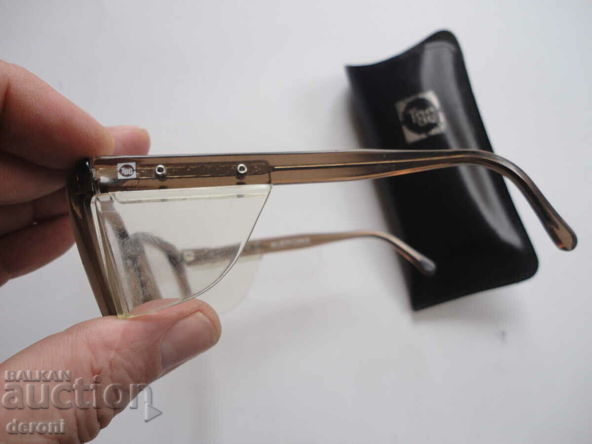 German safety glasses with price 20.00 BGN | € 10.23 German safety glasses with price 20.00 BGN | € 10.23