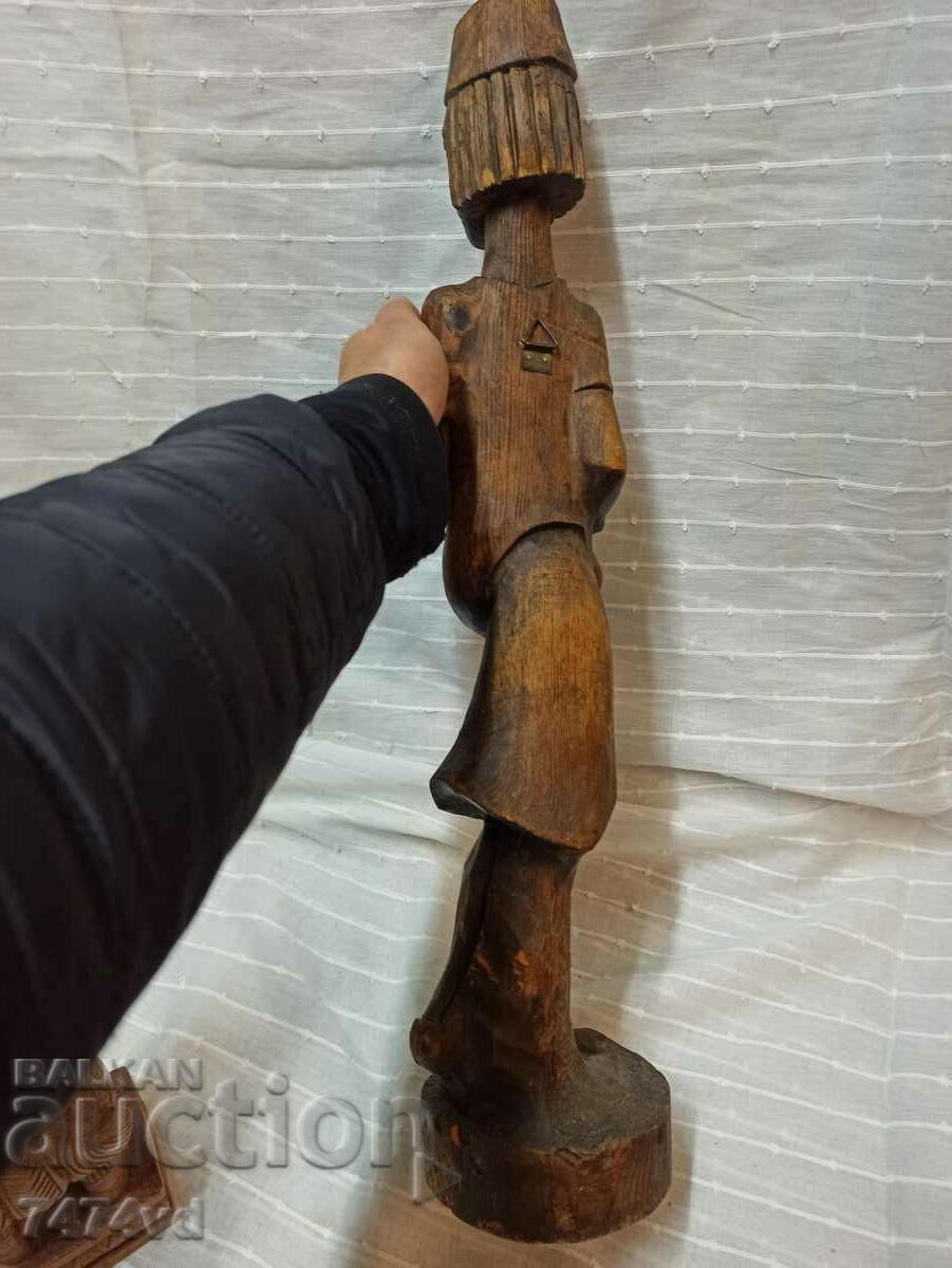 INTERESTING WOODEN FIGURE OF A MUSICIAN - 6 INTERESTING WOODEN FIGURE OF A MUSICIAN - 6