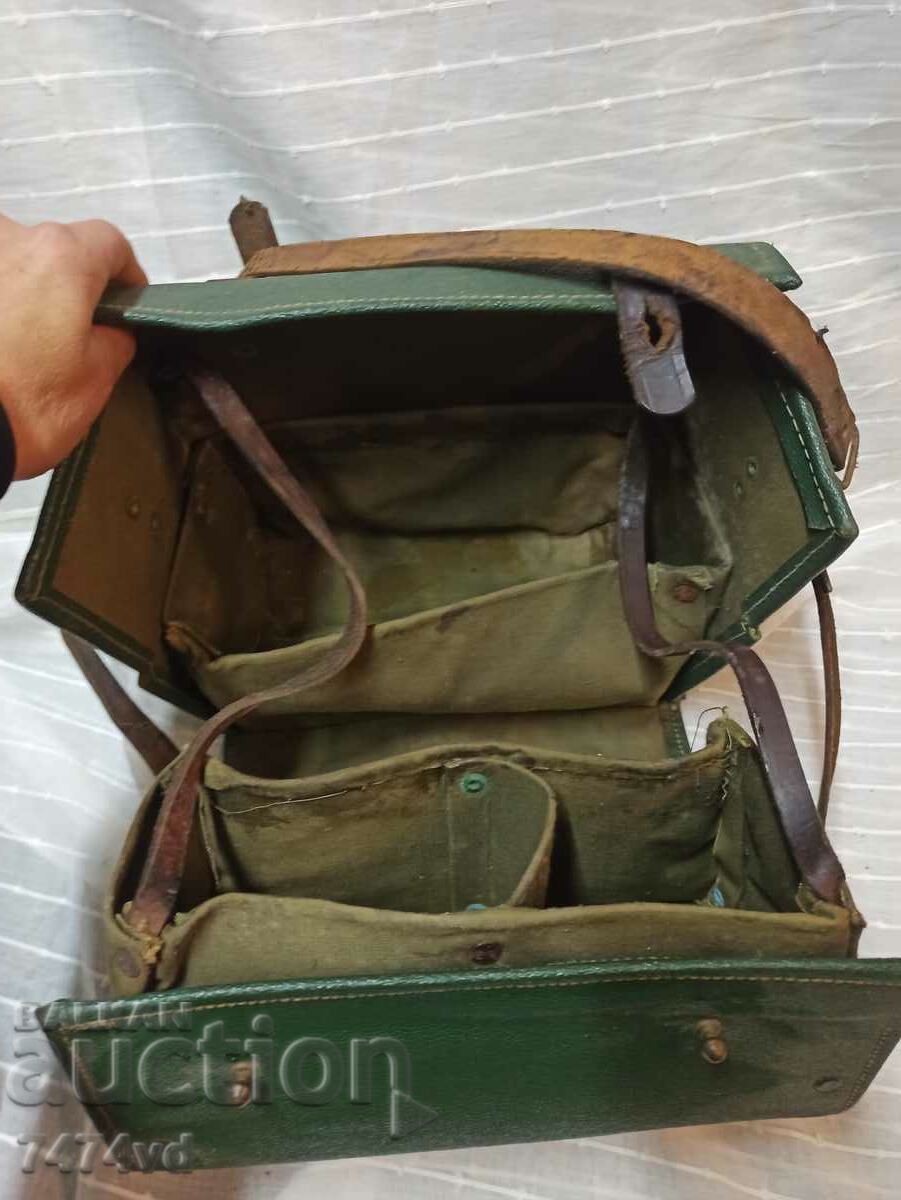 Delivery of SWISS MILITARY MEDICAL MEDICAL BAG