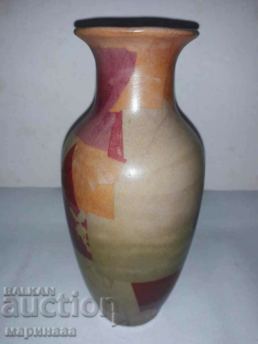 Auction  BEAUTIFUL VASE