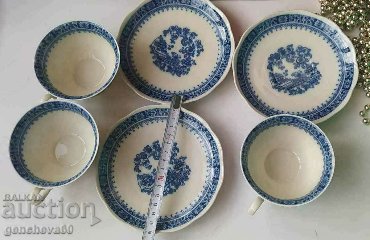 Fine porcelain KPM tea cup and saucer set - 5 Fine porcelain KPM tea cup and saucer set - 5