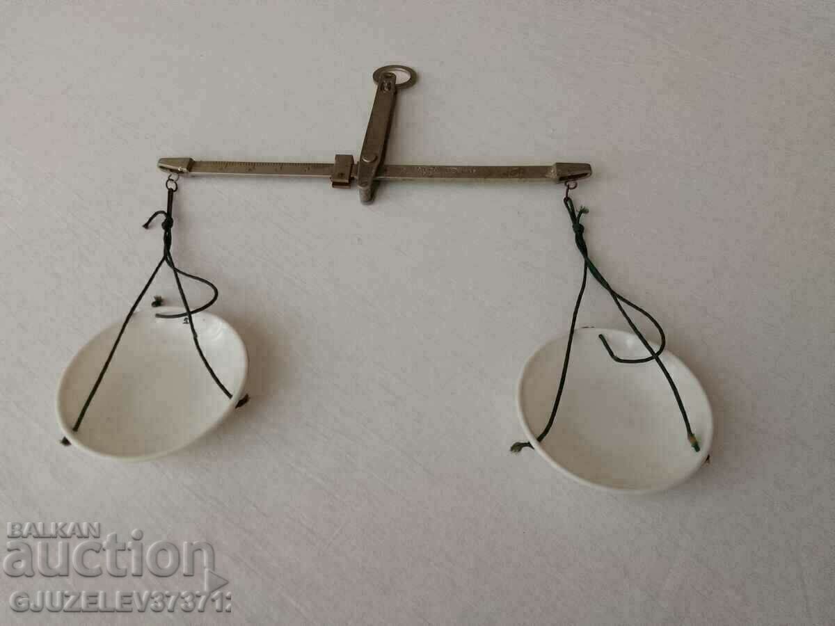 Old apothecary scale with price 99.00 BGN | € 50.62 Old apothecary scale with price 99.00 BGN | € 50.62