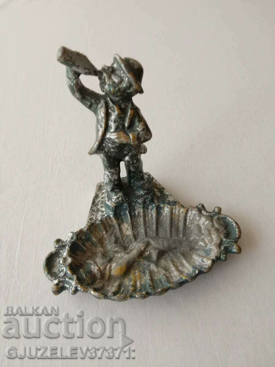 Old Stone Figure with ashtray USSR boy with price 90.00 BGN | € 46.02 Old Stone Figure with ashtray USSR boy with price 90.00 BGN | € 46.02