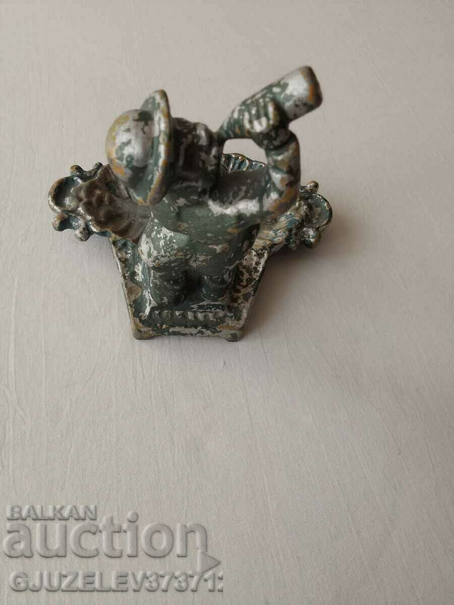 Delivery of Old Stone Figure with ashtray USSR boy Delivery of Old Stone Figure with ashtray USSR boy