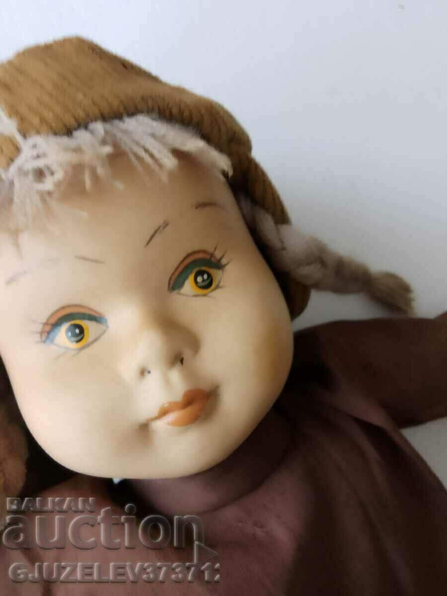 Old collectible doll head porcelain with price 230.00 BGN | € 117.60 Old collectible doll head porcelain with price 230.00 BGN | € 117.60