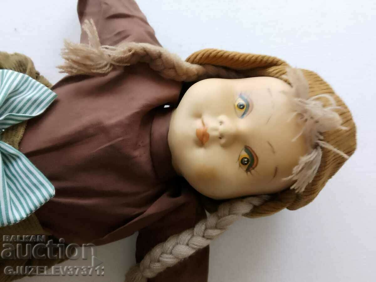 Delivery of Old collectible doll head porcelain Delivery of Old collectible doll head porcelain