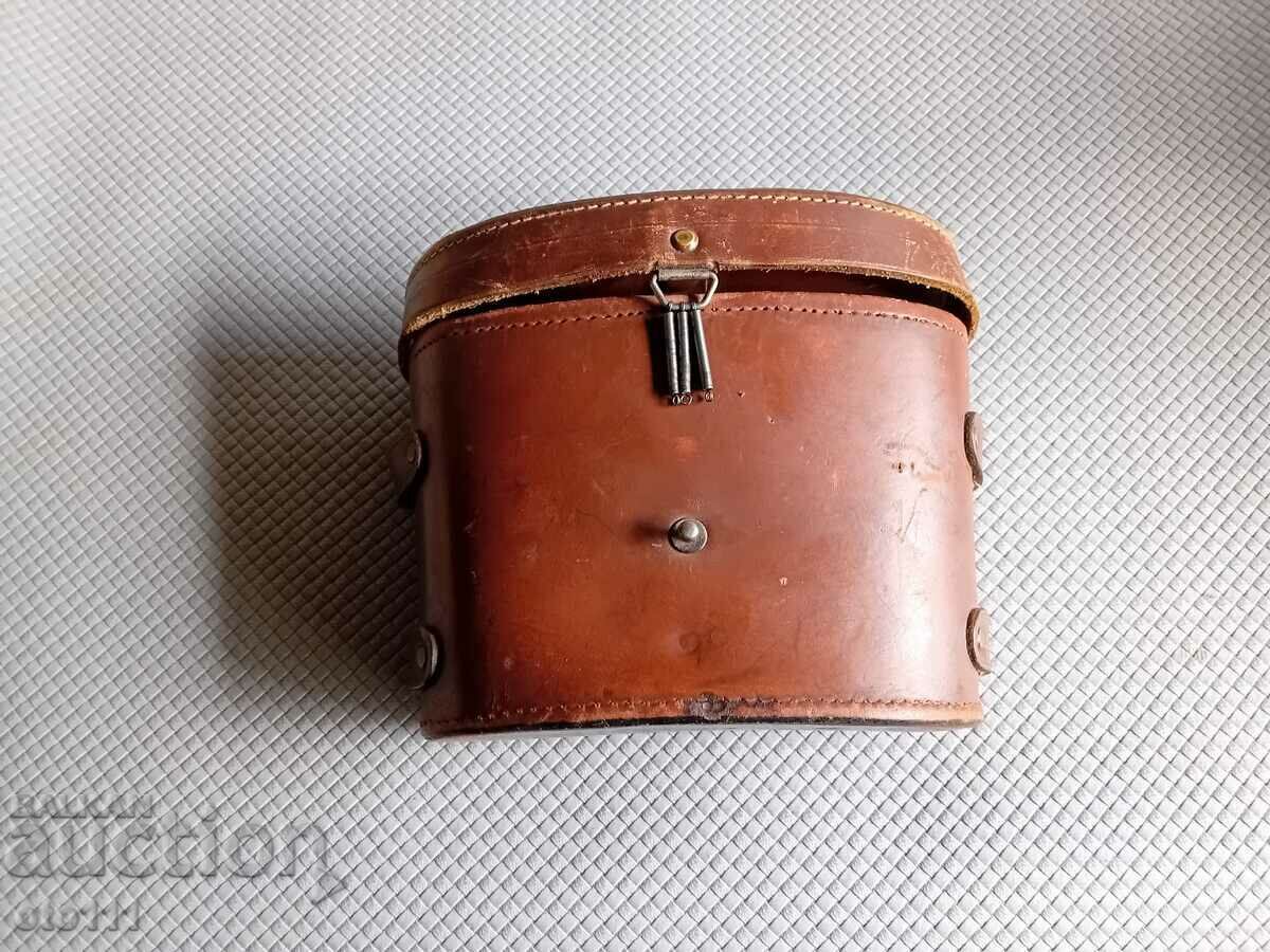 OLD HUET MILITARY BINOCULARS - WW2 - WITH CASE - 6 OLD HUET MILITARY BINOCULARS - WW2 - WITH CASE - 6