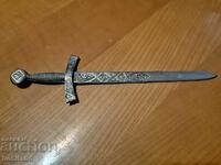 Сувенирен испански меч