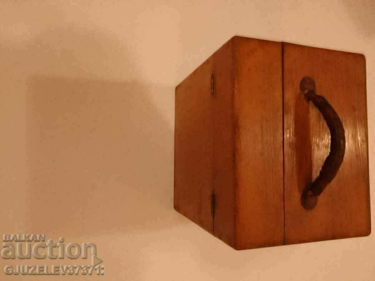 1900 Rare collectible Old doctor's medical chest - 6 1900 Rare collectible Old doctor's medical chest - 6