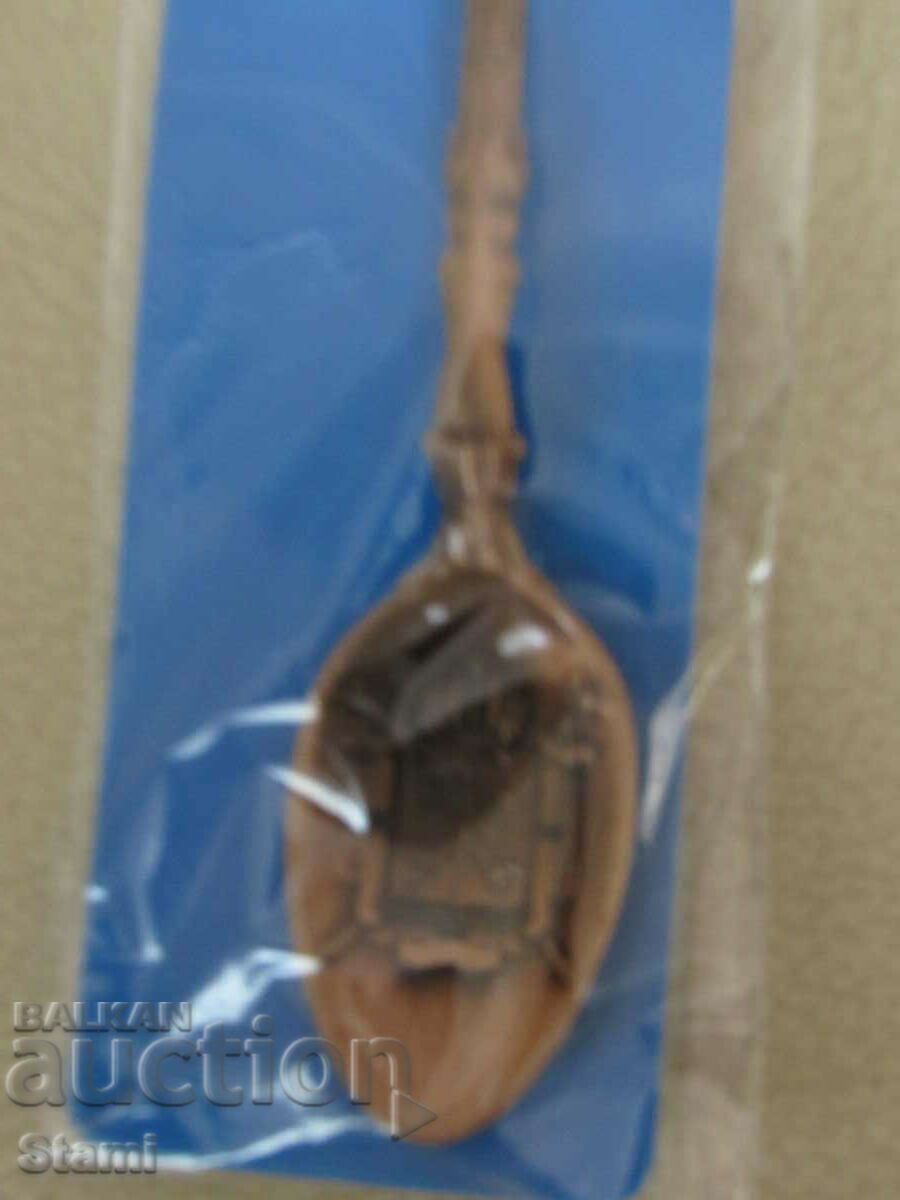 Souvenir coffee or tea spoon from St. Petersburg, Russia with price 21.00 BGN | € 10.74 Souvenir coffee or tea spoon from St. Petersburg, Russia with price 21.00 BGN | € 10.74