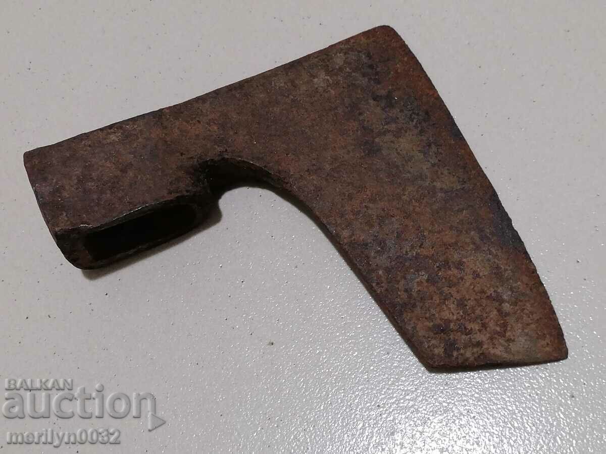 Old ax ax satyr hatchet without sap with price 35.00 BGN | € 17.90 Old ax ax satyr hatchet without sap with price 35.00 BGN | € 17.90