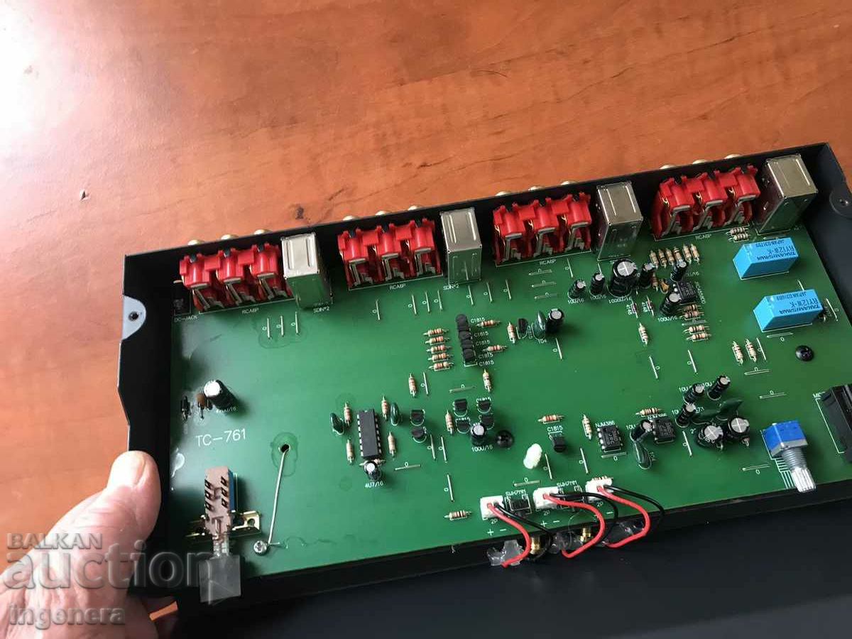 VIDEO DISTRIBUTION SIX CHANNEL AMPLIFIER with price 23.00 BGN | € 11.76 VIDEO DISTRIBUTION SIX CHANNEL AMPLIFIER with price 23.00 BGN | € 11.76