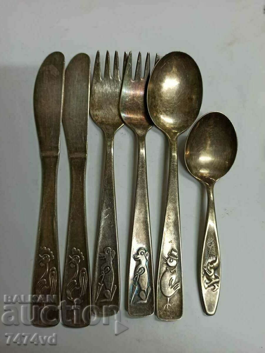 CHILDREN'S SILVER PLATED CUTLERY WITH ANIMALS