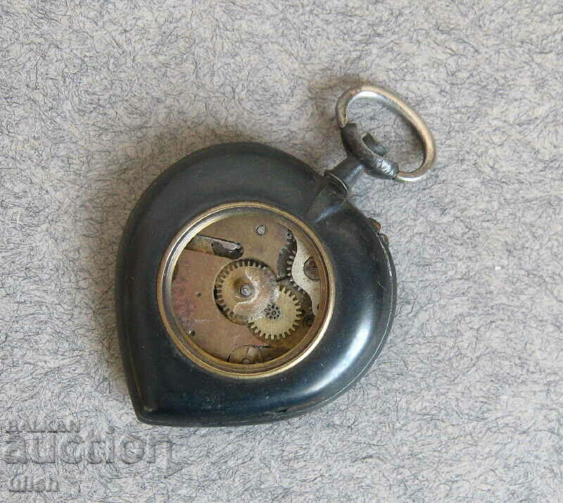 Стар дамски джобен часовник форма на сърце за части