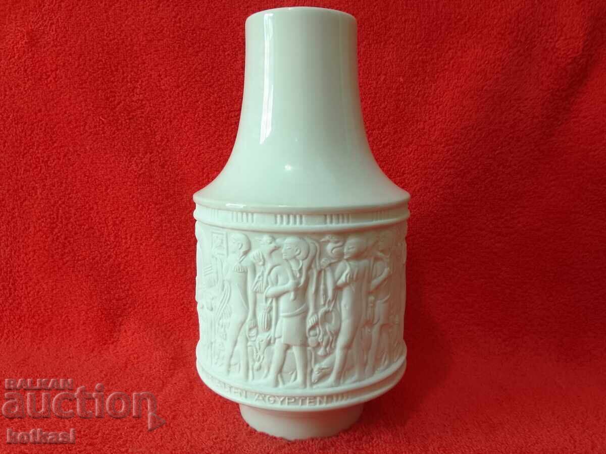 Vază veche din porțelan Handmade KPM Germania Egipt cu preț 135.50 BGN | € 69.28