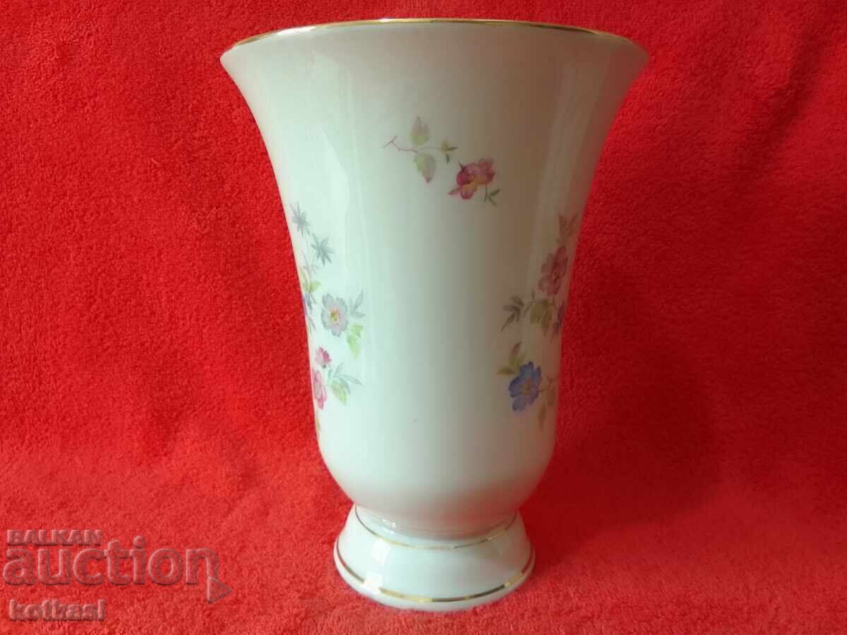 Παλιό μεγάλο πορσελάνινο βάζο WEIMAR Γερμανίας με τιμή 95.50 BGN | € 48.83 Παλιό μεγάλο πορσελάνινο βάζο WEIMAR Γερμανίας με τιμή 95.50 BGN | € 48.83