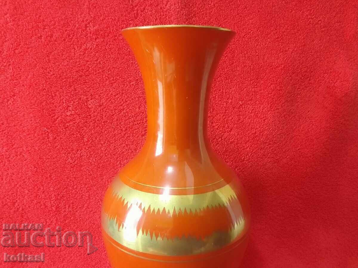 Auction Old porcelain vase GDR gilt Germany Unterweissbach Auction Old porcelain vase GDR gilt Germany Unterweissbach