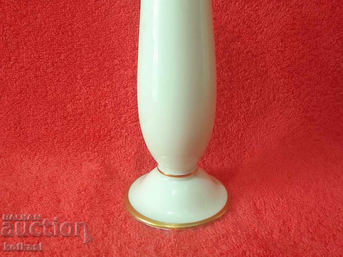 Παλιά κομψή πορσελάνινη βάζα Furstenberg F επιχρύσωση Γερμανία με τιμή 55.50 BGN | € 28.38 Παλιά κομψή πορσελάνινη βάζα Furstenberg F επιχρύσωση Γερμανία με τιμή 55.50 BGN | € 28.38