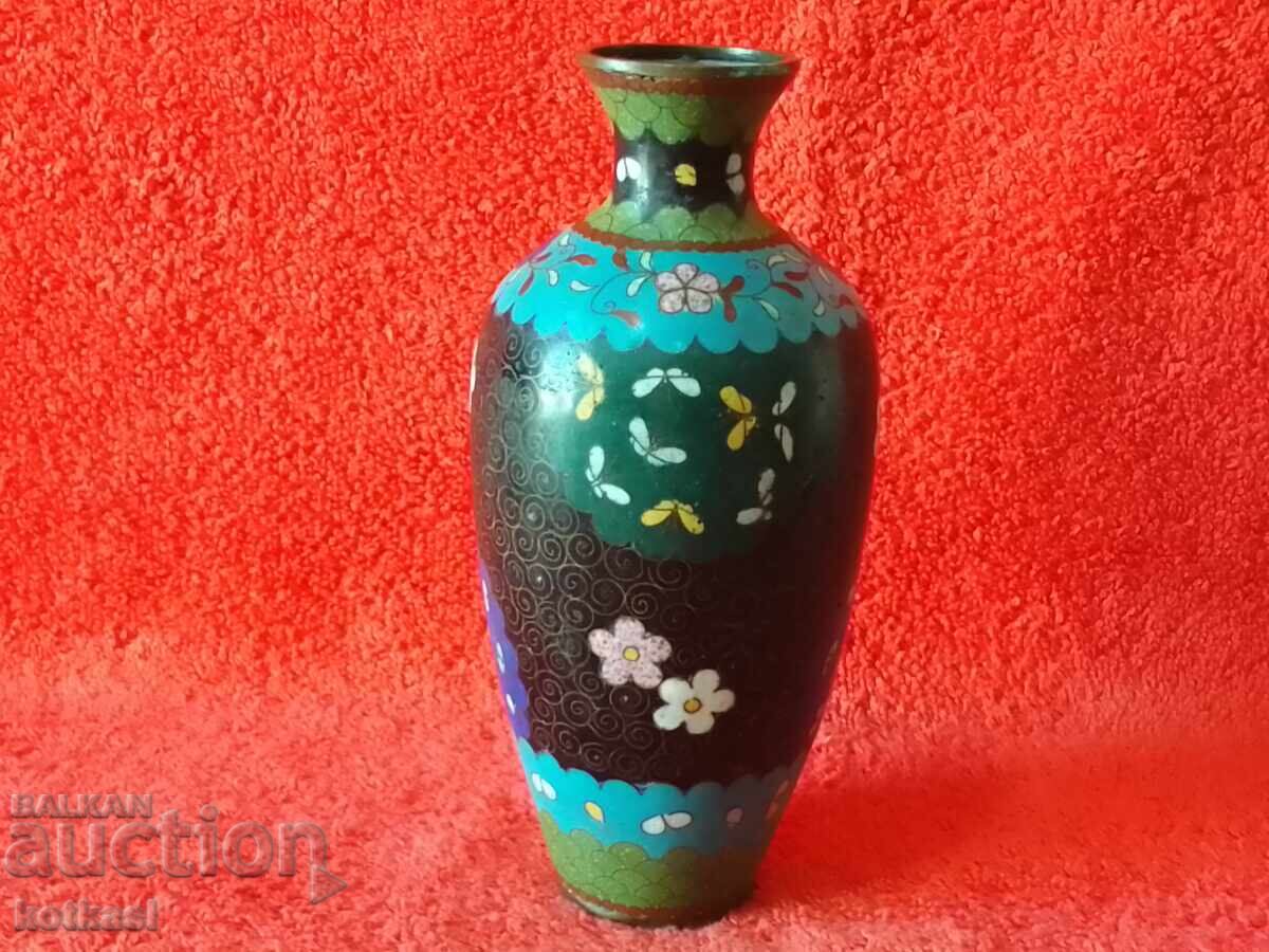 Old vase 15.5 cm cellular enamel cloisonne cloisonne Asia with price 115.50 BGN | € 59.05 Old vase 15.5 cm cellular enamel cloisonne cloisonne Asia with price 115.50 BGN | € 59.05