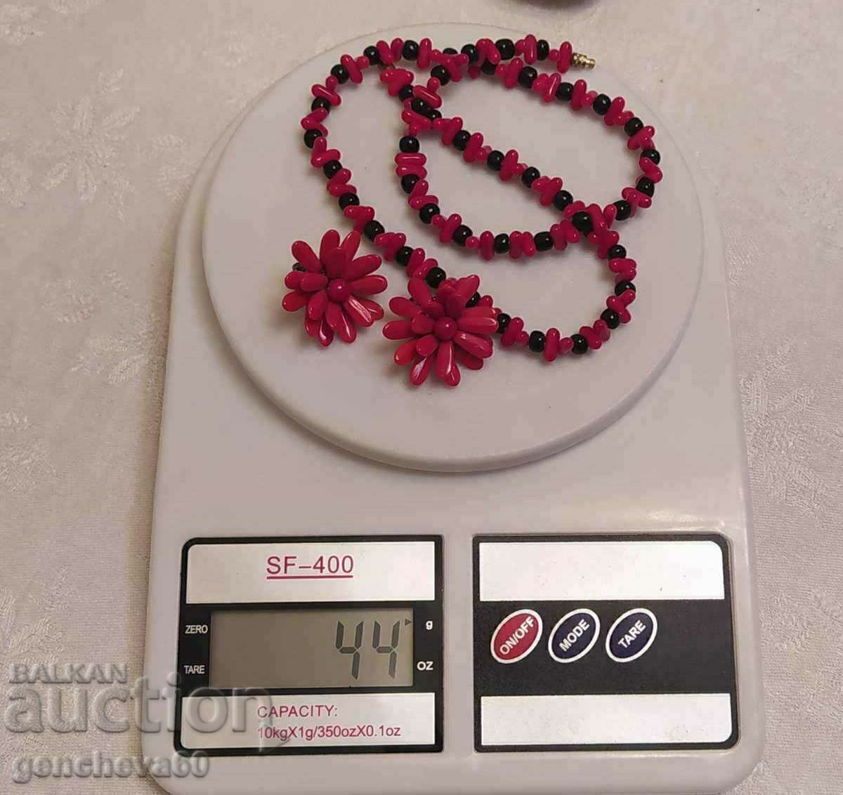 Set colier și cercei coral roșu, anii 1960 - 7