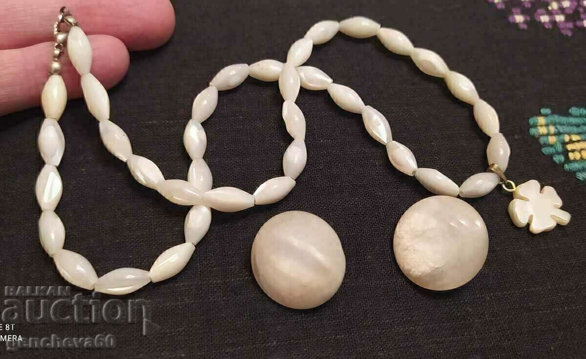 Auction Mother of pearl bead necklace and earrings Auction Mother of pearl bead necklace and earrings