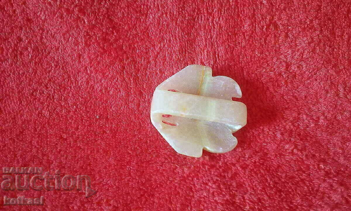 Auction Old semi-precious stone buckle Auction Old semi-precious stone buckle