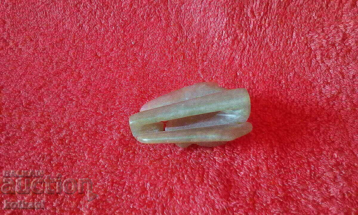 Auction Old semi-precious stone buckle Auction Old semi-precious stone buckle