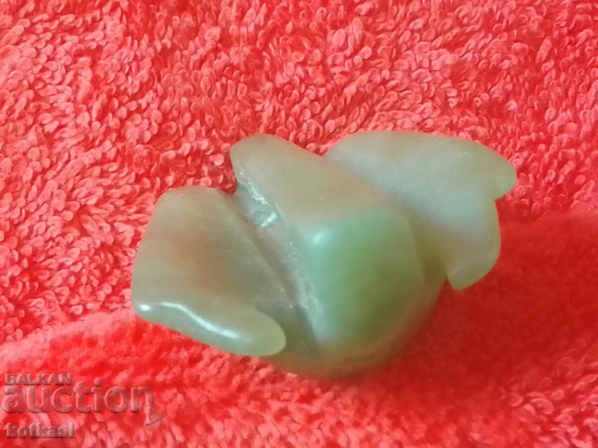 Παράδοση Παλιά πόρπη από ημιπολύτιμες πέτρες