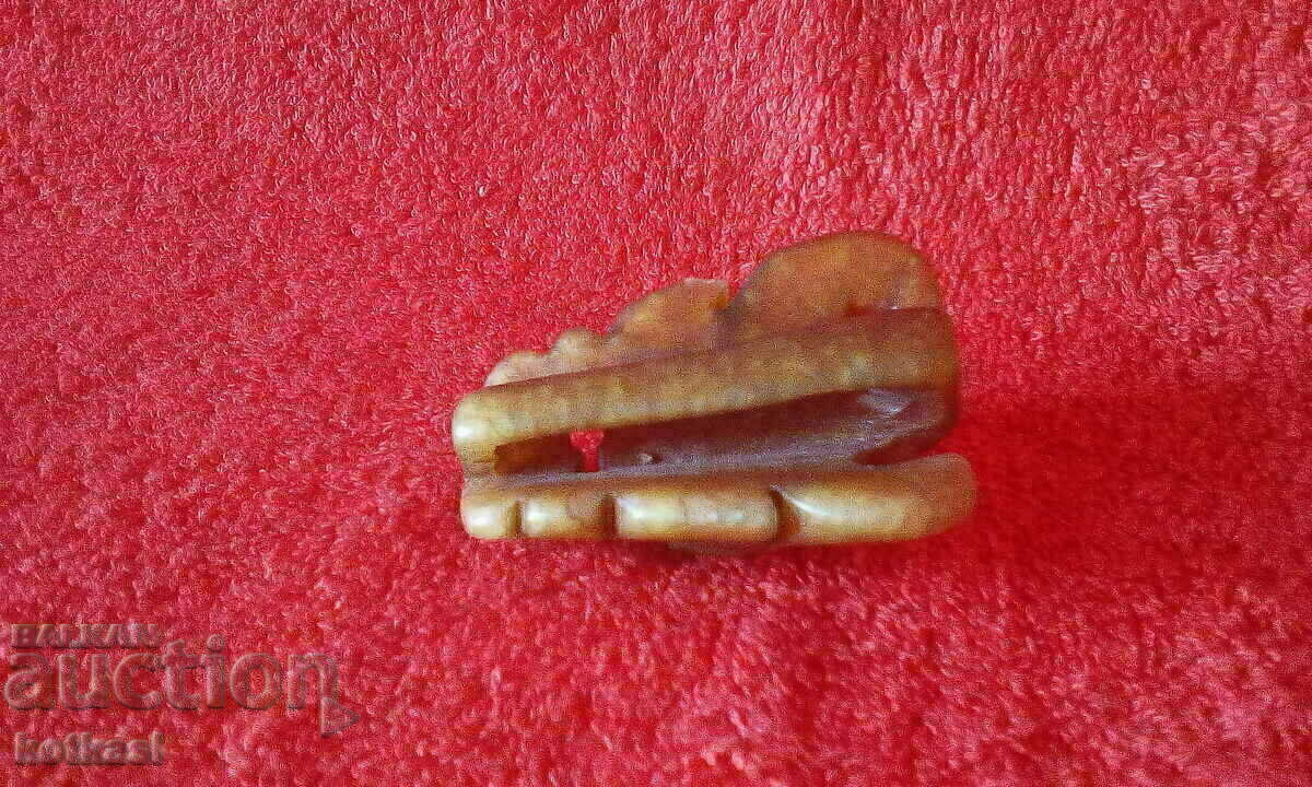 Auction  Old semi-precious stone buckle