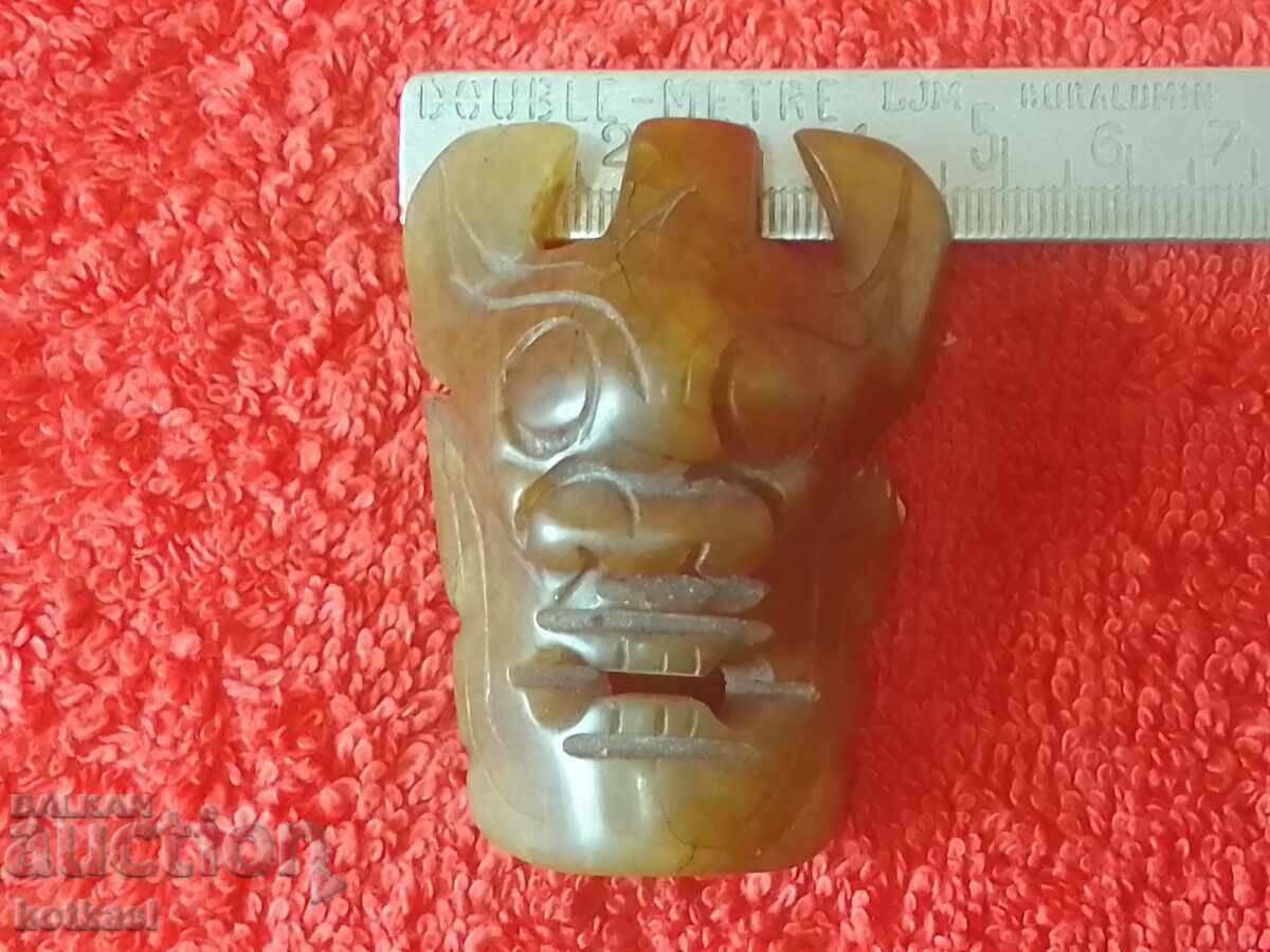 Παλιά πόρπη από ημιπολύτιμες πέτρες Παλιά πόρπη από ημιπολύτιμες πέτρες