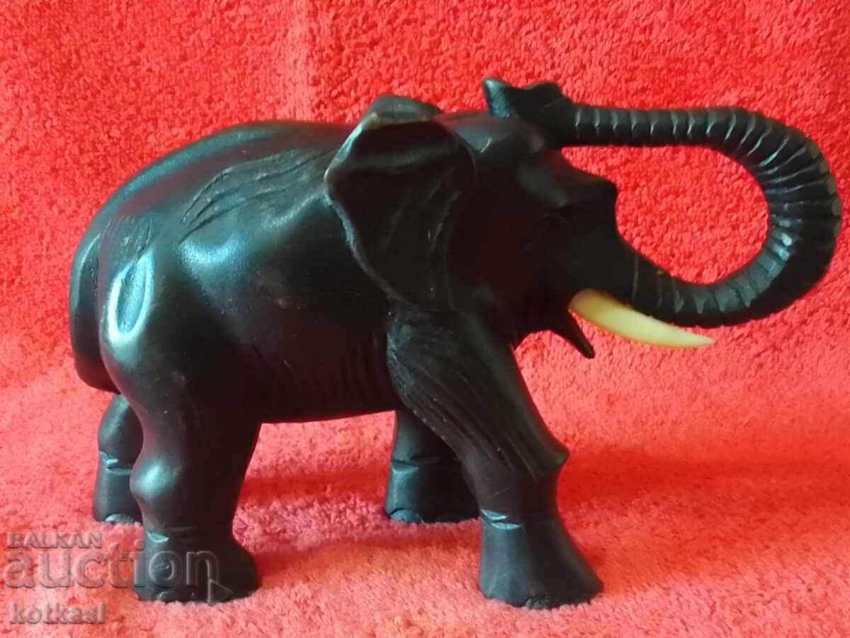 Auction Old wooden Elephant figure excellent condition Auction Old wooden Elephant figure excellent condition