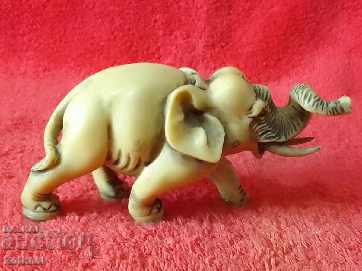 Auction Elephant figure excellent condition Auction Elephant figure excellent condition