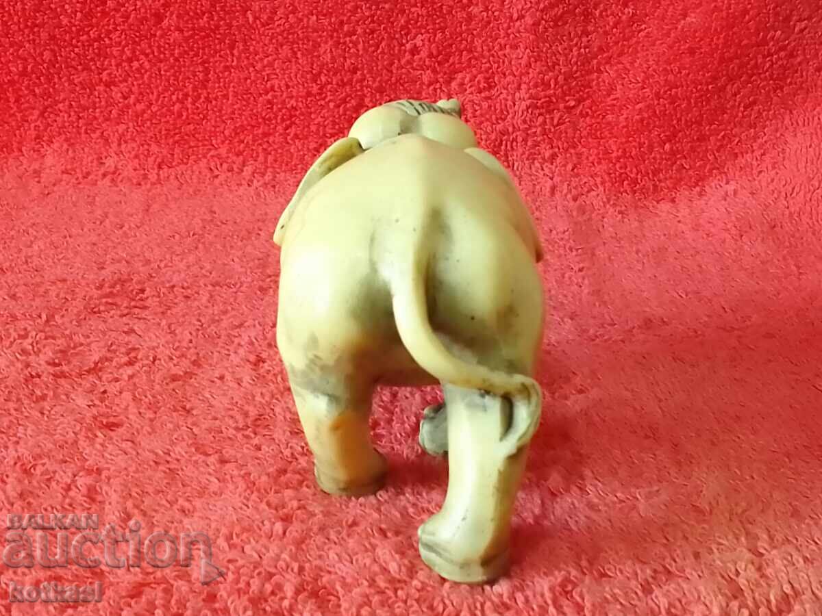 Delivery of Elephant figure excellent condition Delivery of Elephant figure excellent condition