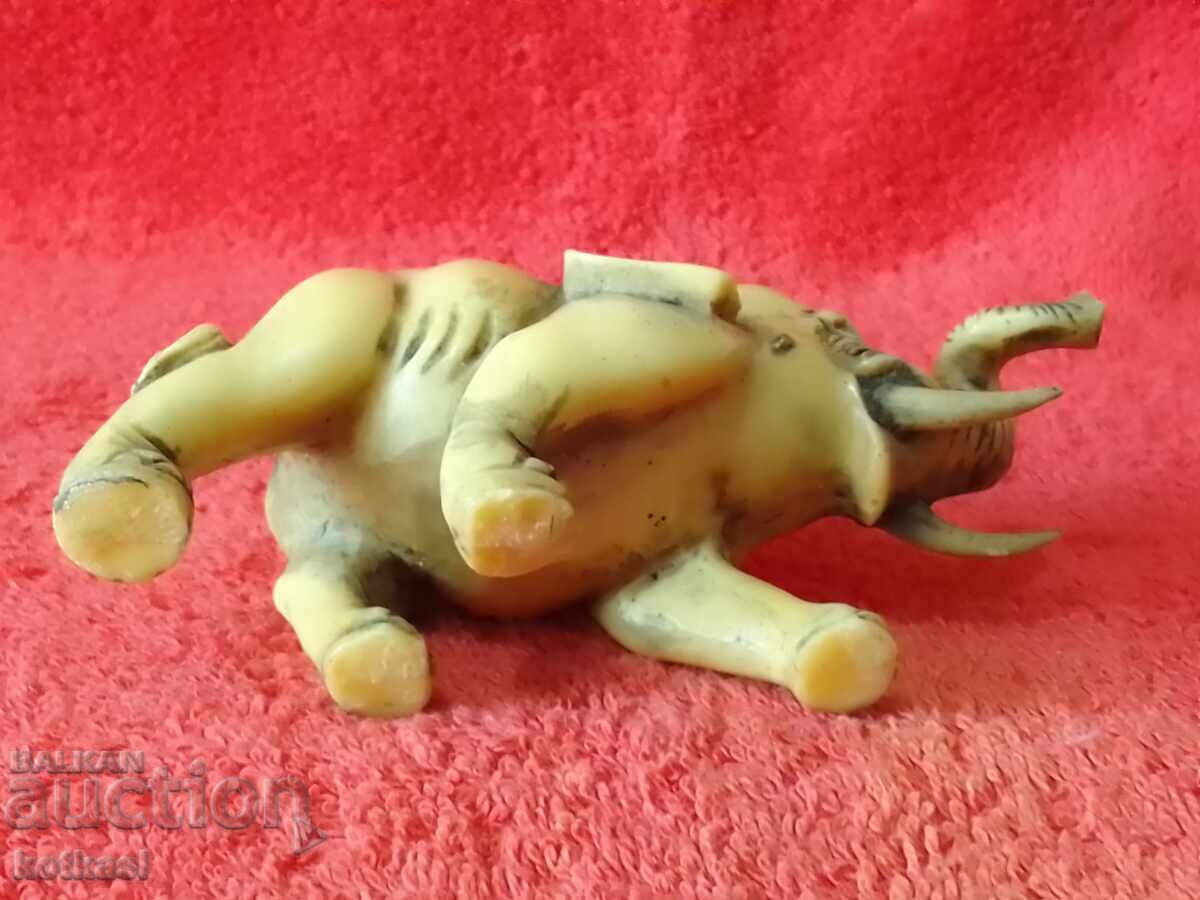 Elephant figure excellent condition - 5 Elephant figure excellent condition - 5