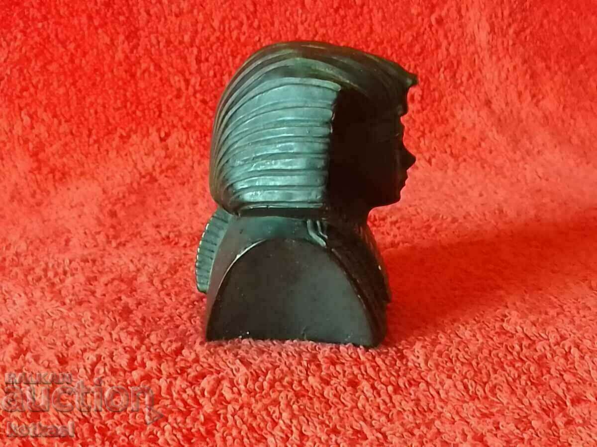 Souvenir Egypt head Pharaoh Swinx with price 7.50 BGN | € 3.83 Souvenir Egypt head Pharaoh Swinx with price 7.50 BGN | € 3.83