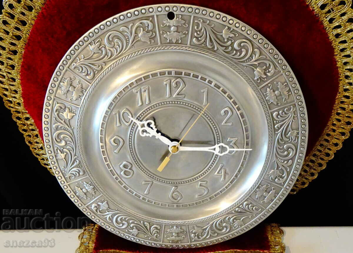 Auction Pewter wall clock, W.Germany. Auction Pewter wall clock, W.Germany.