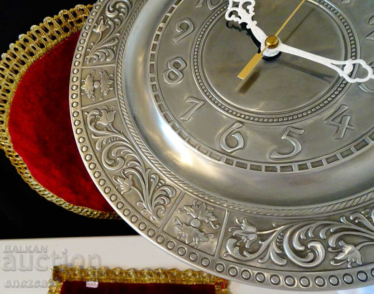 Delivery of Pewter wall clock, W.Germany. Delivery of Pewter wall clock, W.Germany.