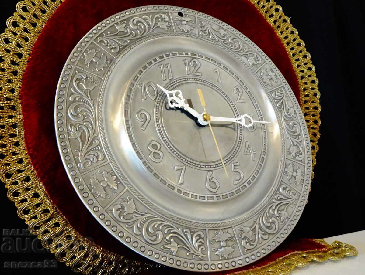 Pewter wall clock, W.Germany. Pewter wall clock, W.Germany.
