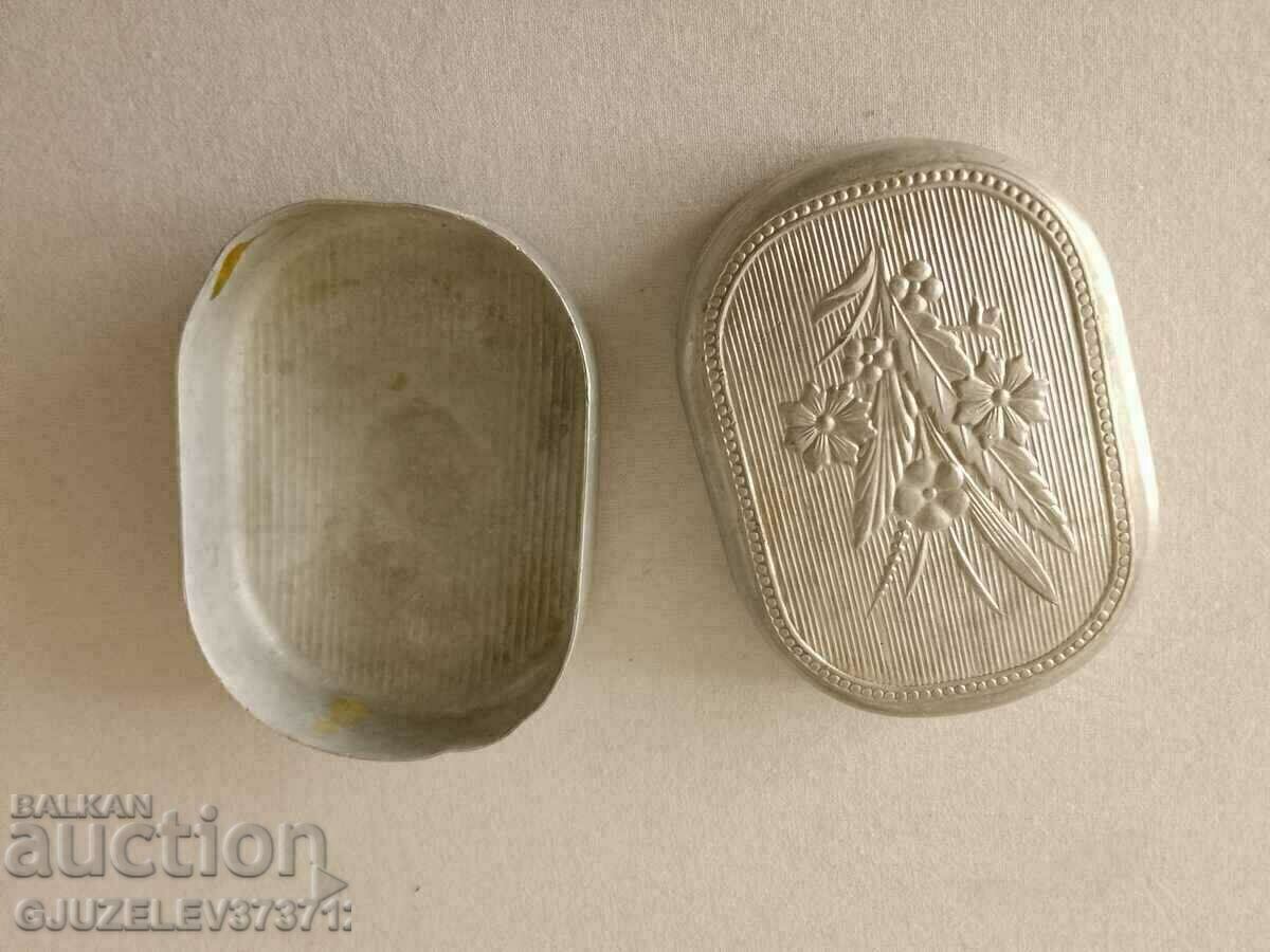 Auction  Old aluminum Metal soap dish