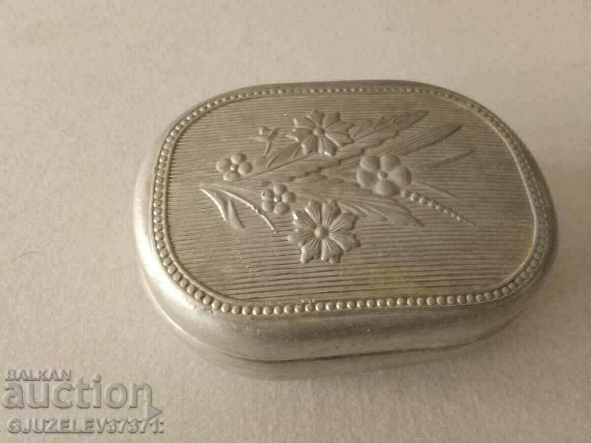 Old aluminum Metal soap dish - 7