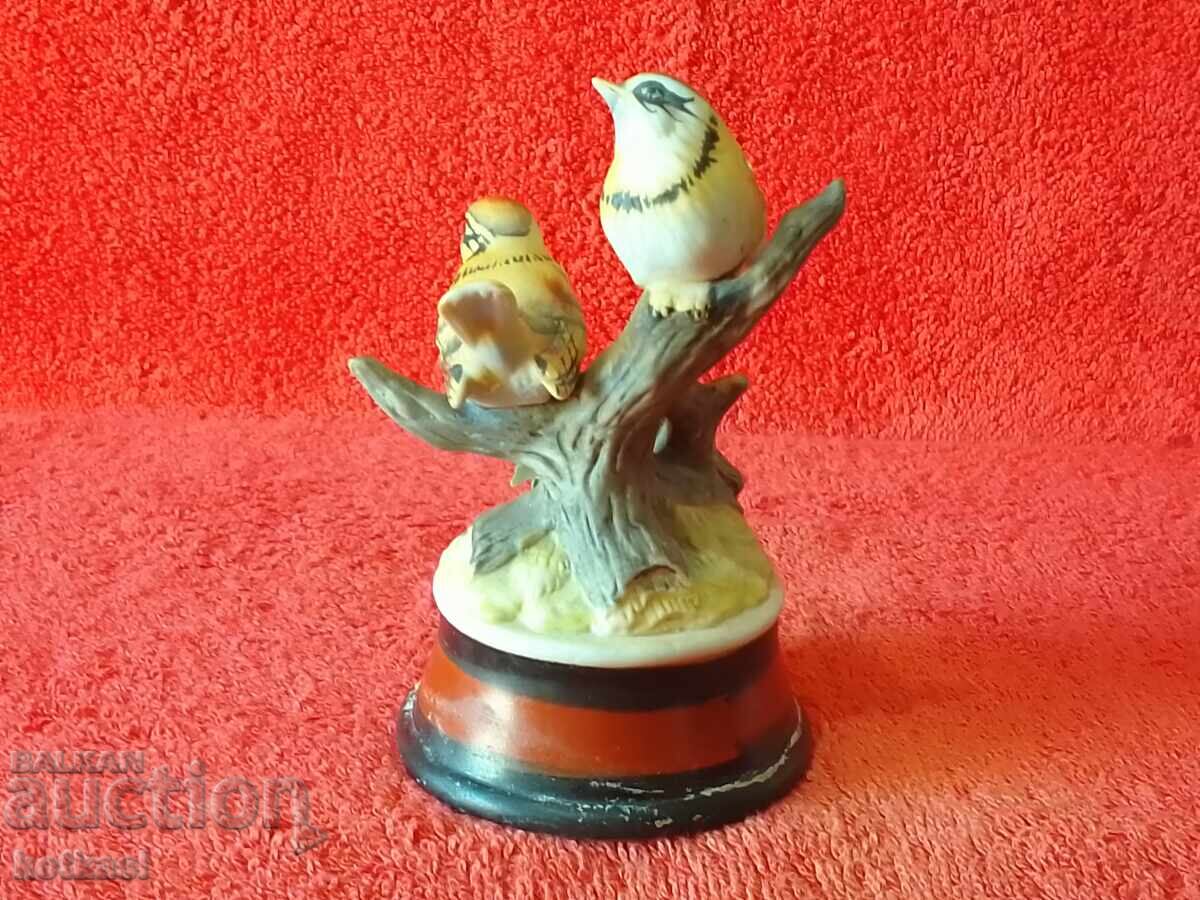 Παράδοση Πορσελάνινο ειδώλιο δύο σπουργιτιών