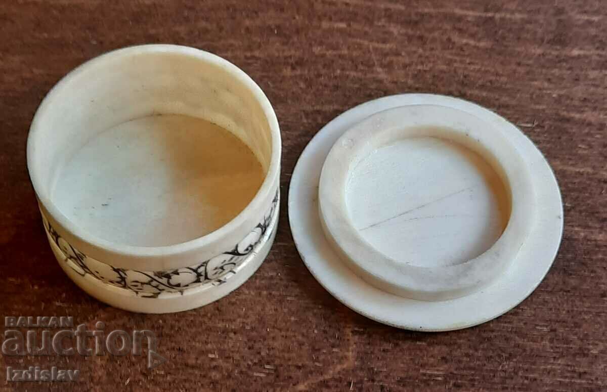 Δημοπρασία Χειροποίητο περσικό οστέινο κουτί 19ος αι