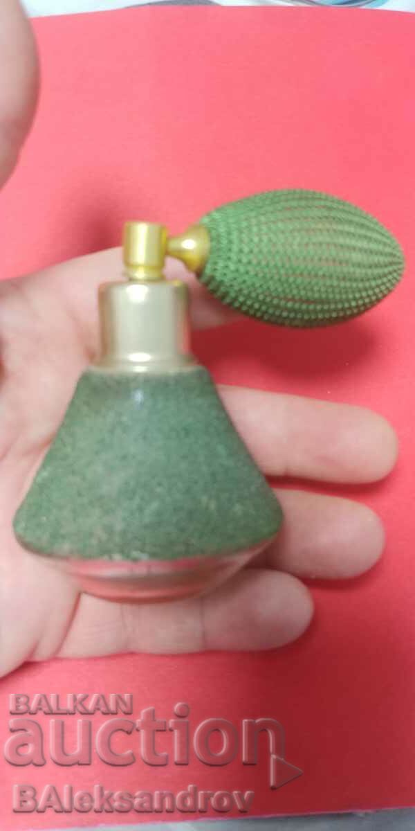 Delivery of Old perfume bottle Delivery of Old perfume bottle