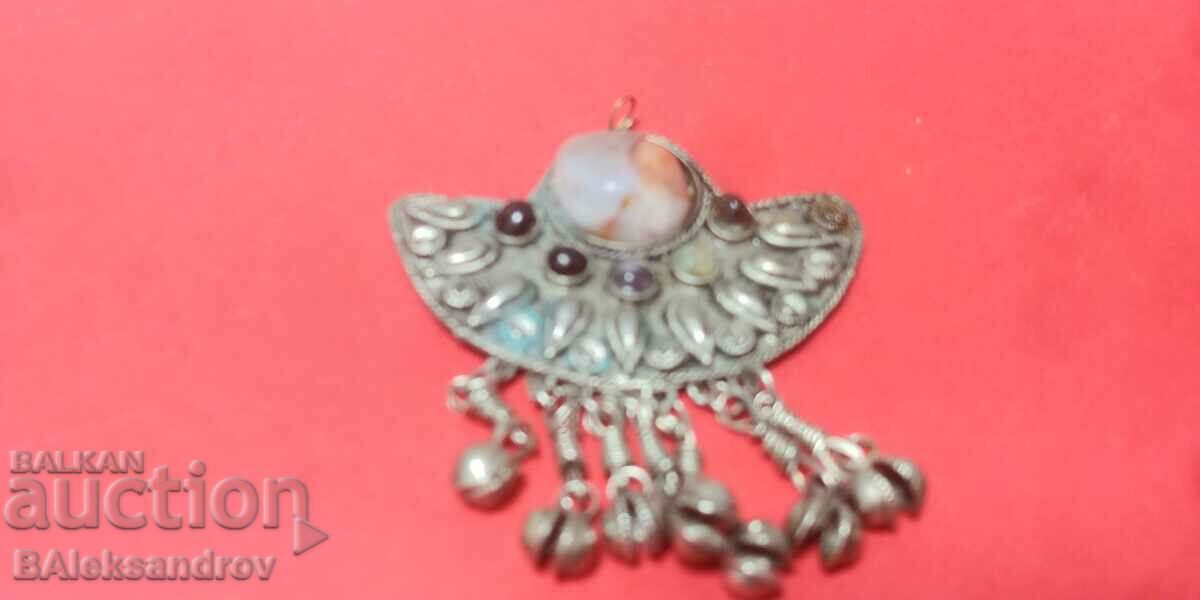 An old jewel with price 11.00 BGN | € 5.62 An old jewel with price 11.00 BGN | € 5.62