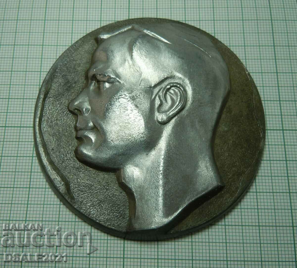 COSMOS 1961 Yu. Gagarin cosmonaut USSR plaque table medal
