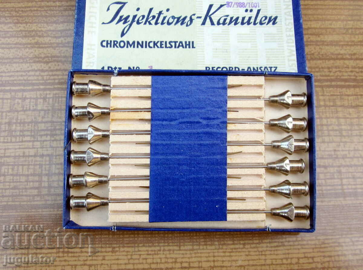 old German medical needles - unused in box - 6 old German medical needles - unused in box - 6