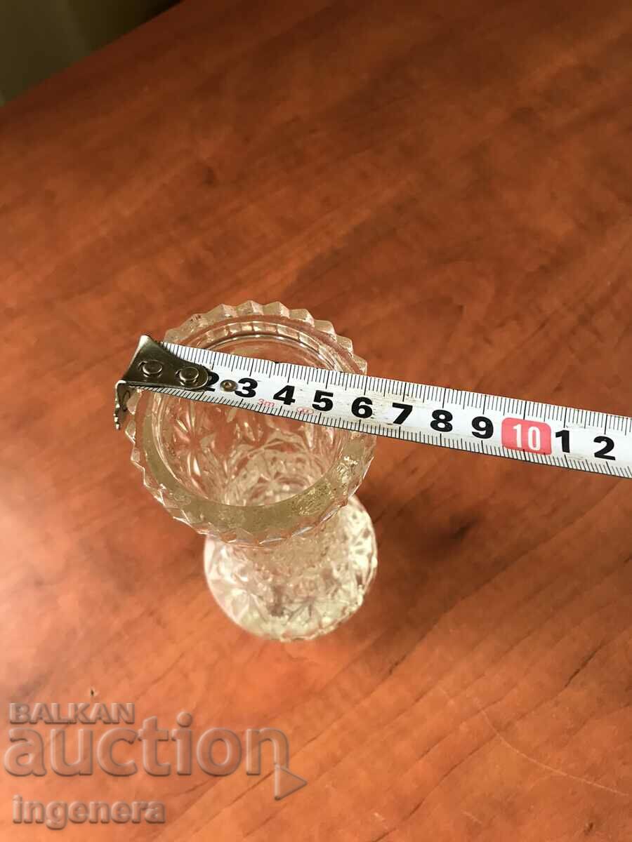 Delivery of THICK-WALLED RELIEF GLASS VASE FROM SOCA Delivery of THICK-WALLED RELIEF GLASS VASE FROM SOCA