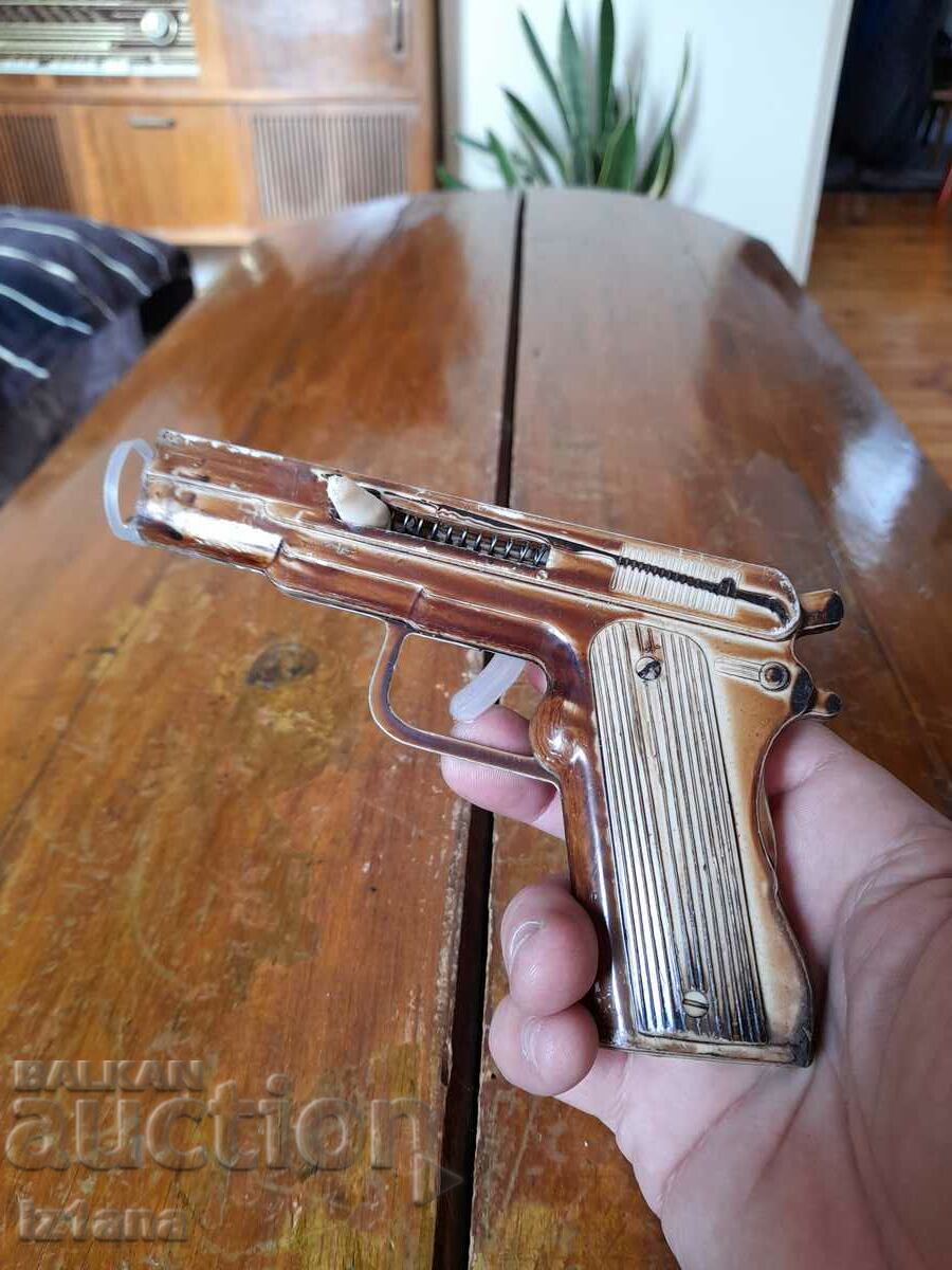 An old children's gun with price 20.00 BGN | € 10.23 An old children's gun with price 20.00 BGN | € 10.23