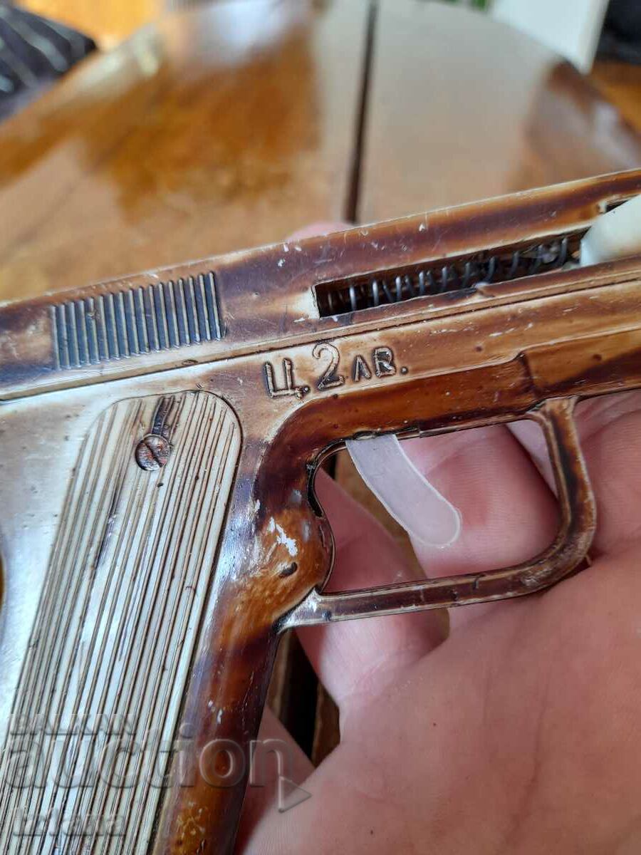 An old children's gun - 5 An old children's gun - 5